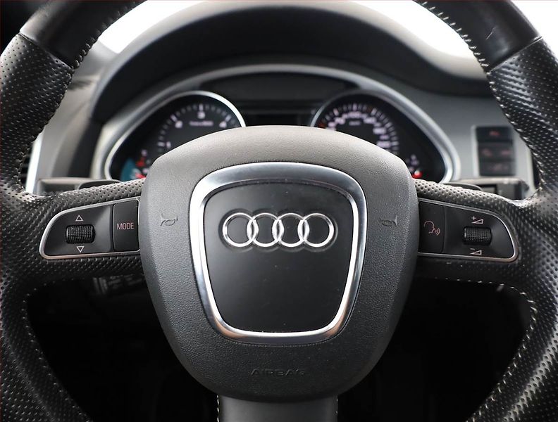 Audi Q7 (2011) S-Line 3.0 TDI, 4X4, Automat - fotka 8 z 20