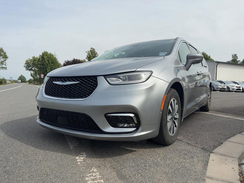 Chrysler Pacifica (2021) 3,6 Hybrid Plug Radar 360 2021 - fotka 5 z 19