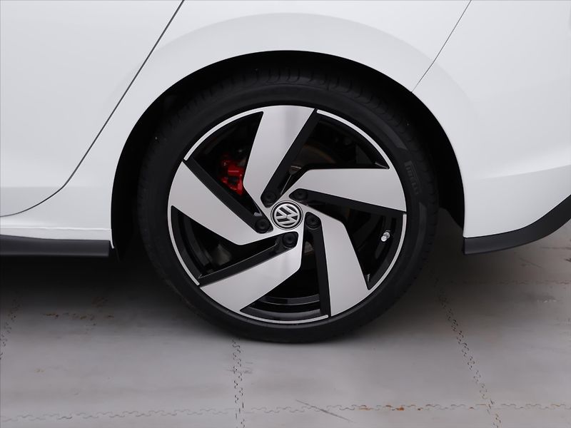Volkswagen Golf 2,0 GTD 147kW DSG CZ DPH VIII - fotka 24 z 31