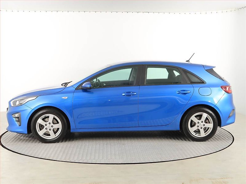 Kia Ceed (2020) Silver 1.0 T-GDI, Serv.kniha - fotka 3 z 17