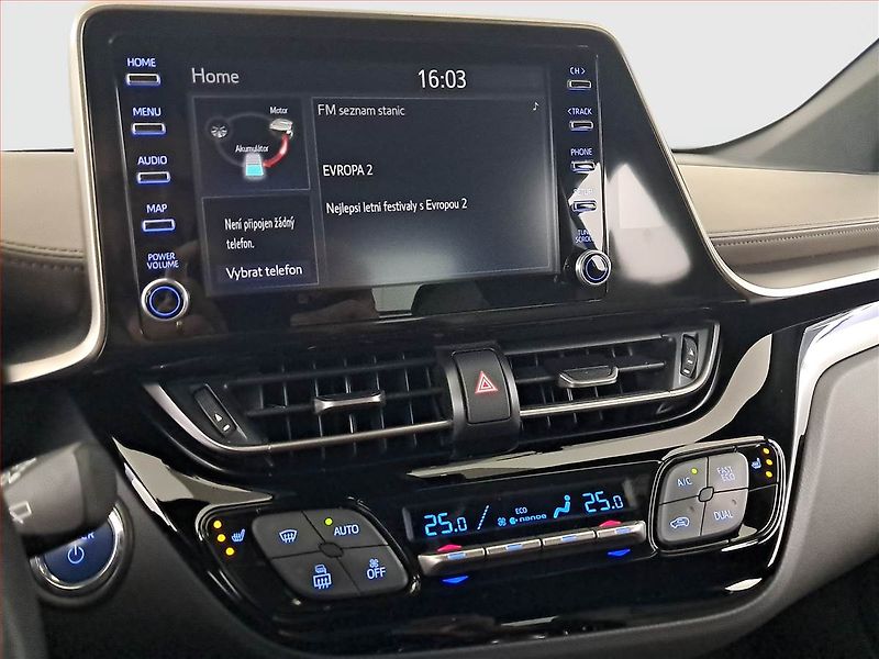 Toyota C-HR (2022) 1.8 Hybrid - fotka 12 z 17