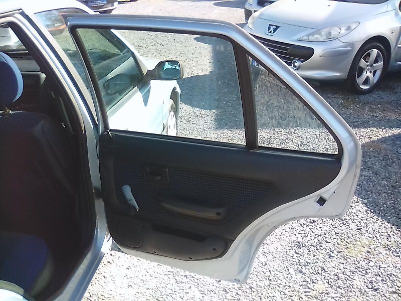 Peugeot 106 (2000) 1.1i, STK do 11/2027 - fotka 21 z 28