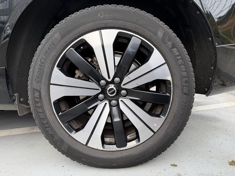 Volvo XC60 (2023) T6 AWD Recharge Plus Bright - fotka 14 z 51