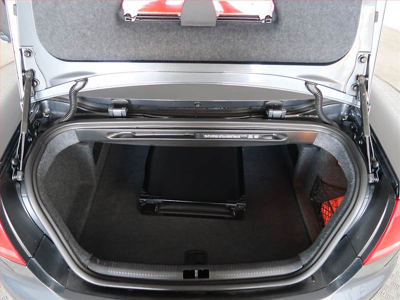 Audi A4 (2008) S-Line 1.8 T, Serv.kniha - fotka 12 z 13