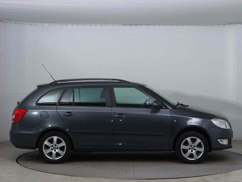 Škoda Fabia (2011) 1.2 TSI - fotka 6 z 6