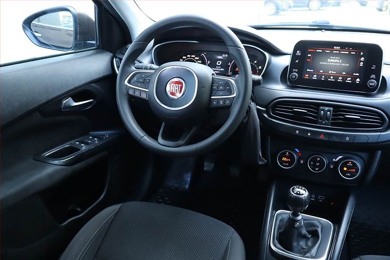 Fiat Tipo (2016) 1.4 T-Jet, Serv.kniha, Navi - fotka 7 z 23