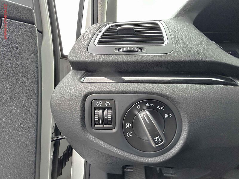 Seat Alhambra (2012) 2.0 TDi, Style, autoAC - fotka 13 z 18