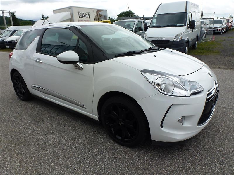 Citroën DS3 1,6 16V VTi THP SportChic - fotka 6 z 51