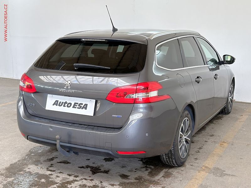 Peugeot 308 (2016) 2.0 HDi SW, 1.maj,ČR, Allure - fotka 4 z 17