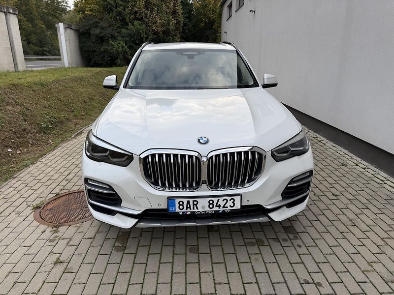 BMW X5 (2021) - fotka 2 z 27