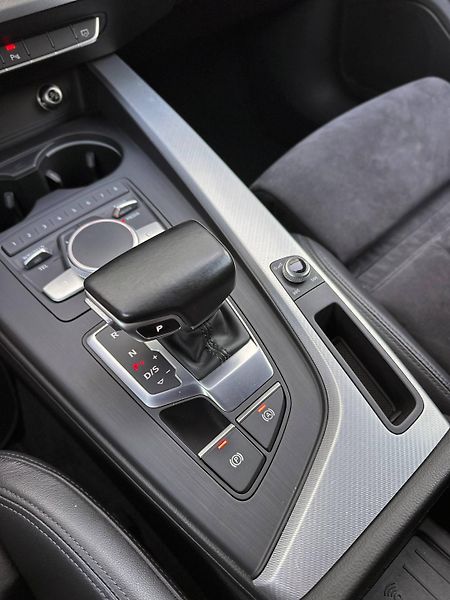 Audi A4 (2016) B9 2.0 TDI 140 KW QUATTRO 2016 - fotka 29 z 30