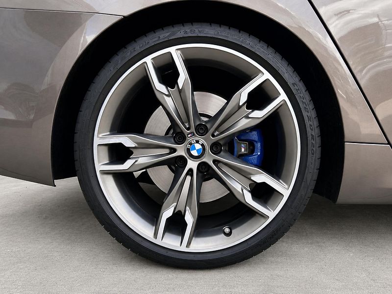 BMW Řada 5 M550d xDrive - fotka 33 z 33
