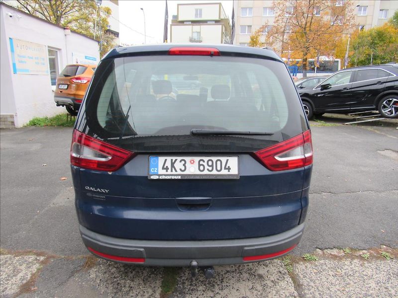 Ford Galaxy 2,0 i Comfort 107KW 7 Míst - fotka 5 z 27