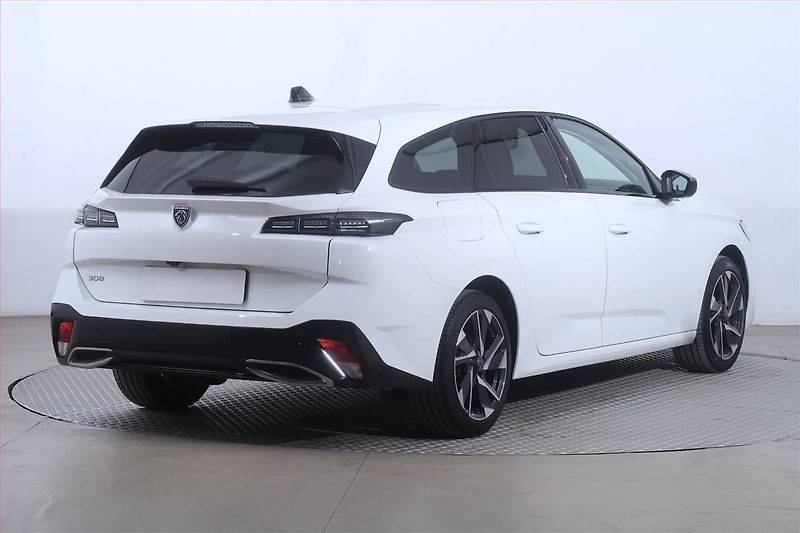 Peugeot 308 (2024) Allure 1.2 PureTech, Automat - fotka 5 z 24