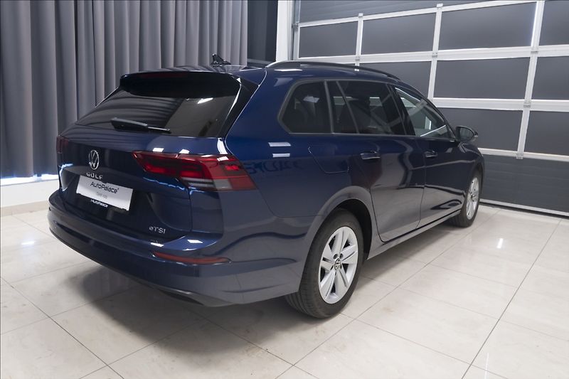 Volkswagen Golf 1,5 eTSI DSG KAMERA VÝHŘEV ČR - fotka 4 z 44