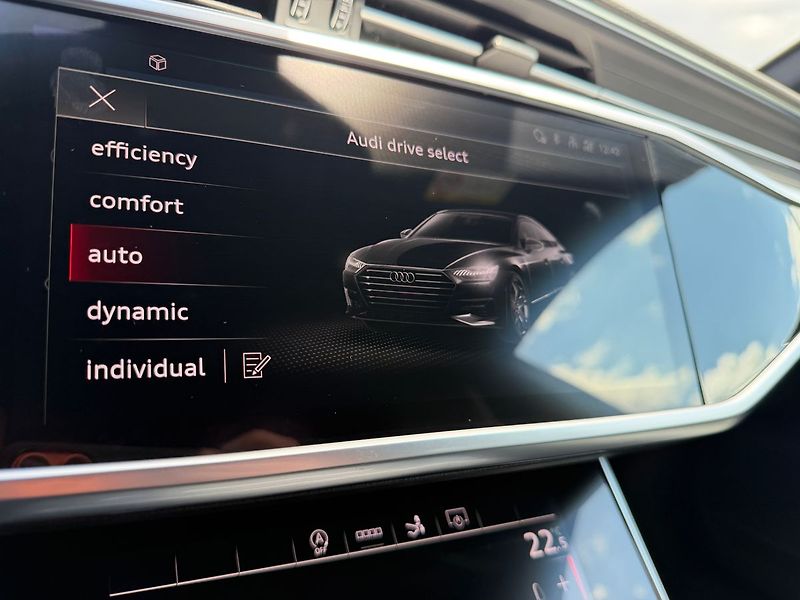 Audi A7 S-line  45TFSI 195kW - fotka 18 z 30