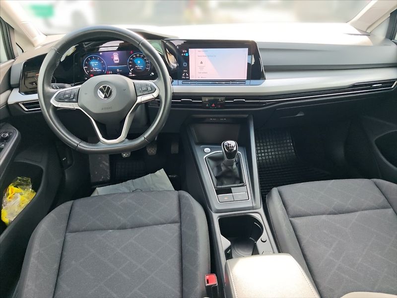 Volkswagen Golf 1,0 TSI Life - fotka 8 z 11