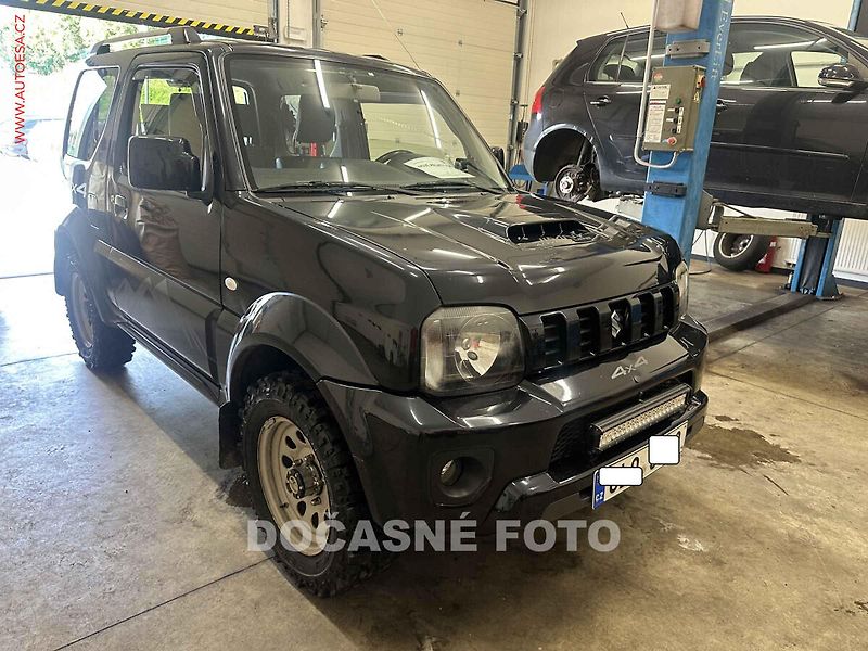 Suzuki Jimny (2016) 1.3i 4x4, AC, výhřev sed - fotka 1 z 3