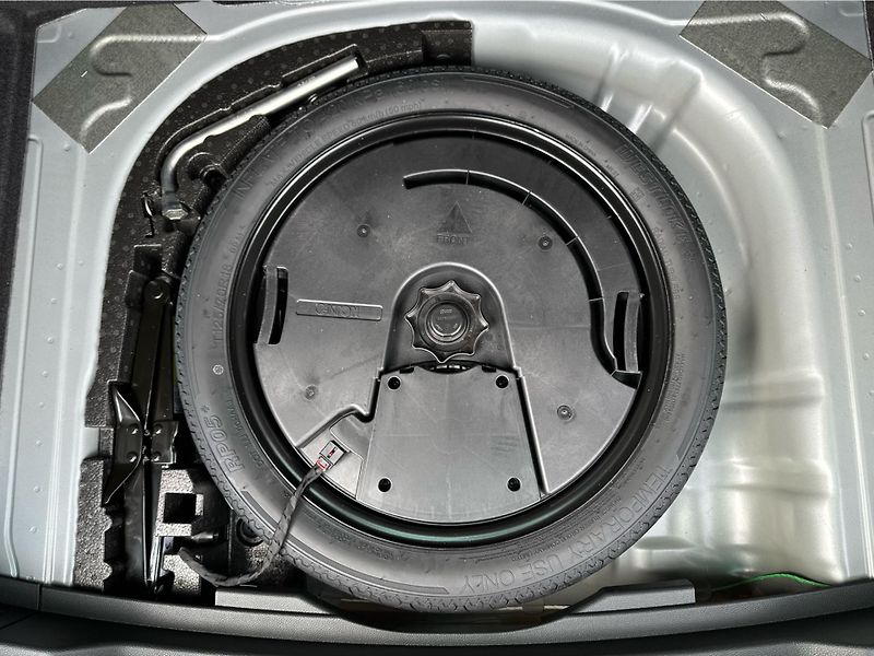 Škoda Karoq (2026) 1,5 TSI 110 kW 7-stup. automat - fotka 14 z 25