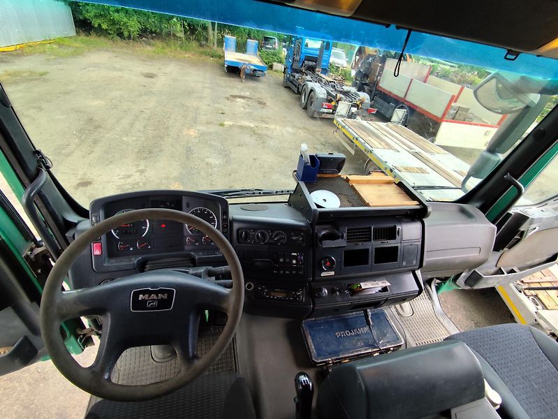 MAN TGA (2006) MAN TGA 28.430 6x4 HIAB XS 166 - fotka 10 z 19