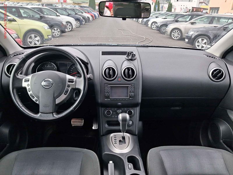 Nissan Qashqai (2012) 2.0 16V, AT, tempo, panor - fotka 8 z 16