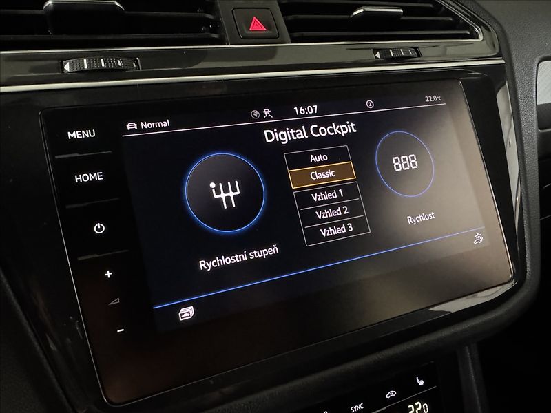 Volkswagen Tiguan 2,0 TDi  DSG Active LED Assist - fotka 28 z 49
