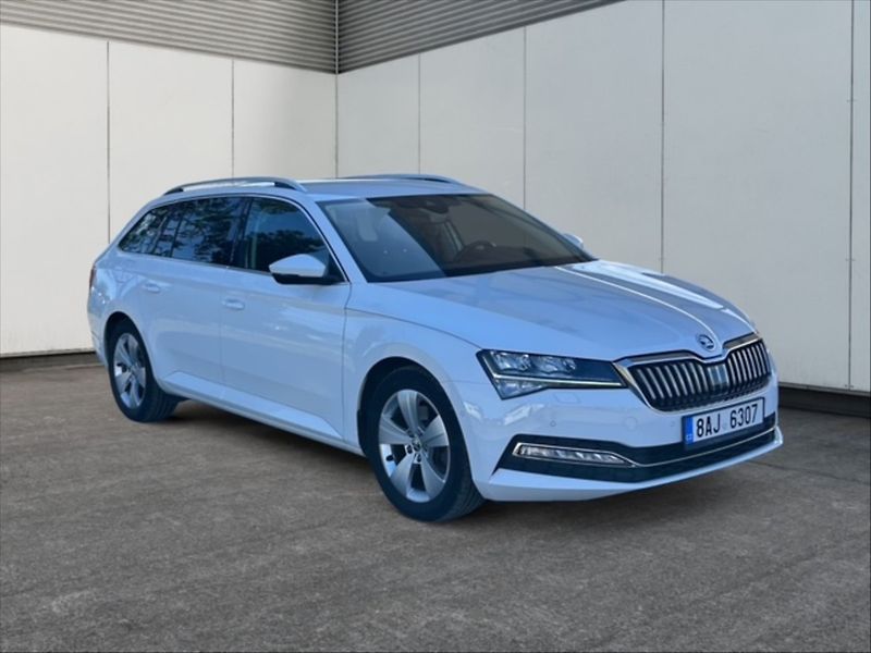 Škoda Superb 2,0 TSI 140 Style AT - fotka 1 z 11