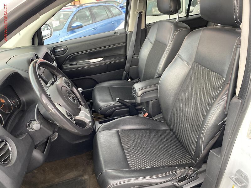 Jeep Compass (2015) 2.2CRD 4x4, ČR, AC, temp - fotka 9 z 16