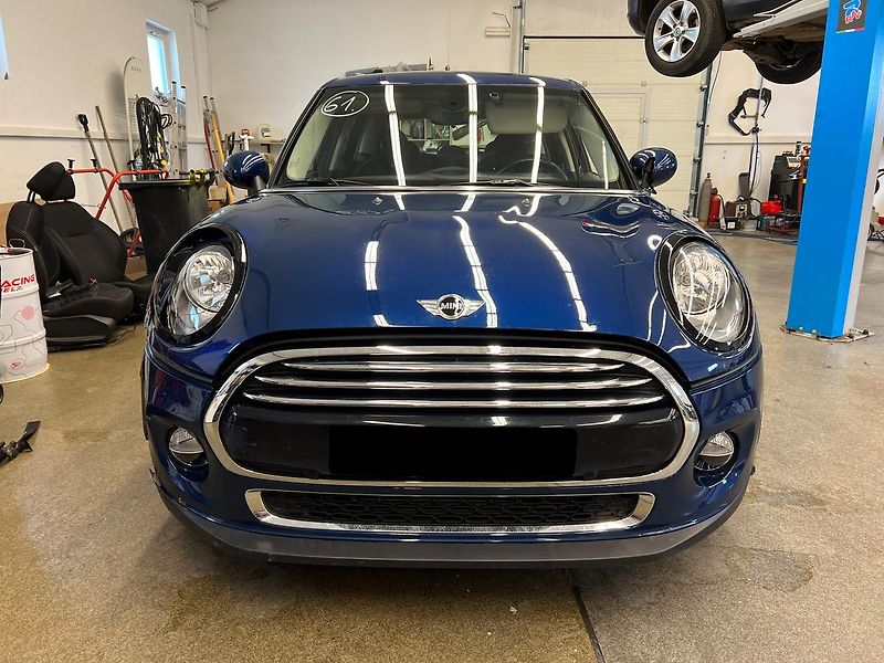 Mini Cooper 1.5T 100kW - fotka 2 z 15
