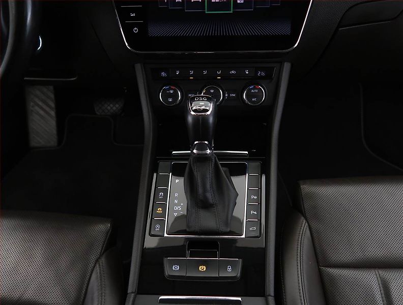 Škoda Superb (2016) Laurin&Klement 2.0 TSI - fotka 13 z 31