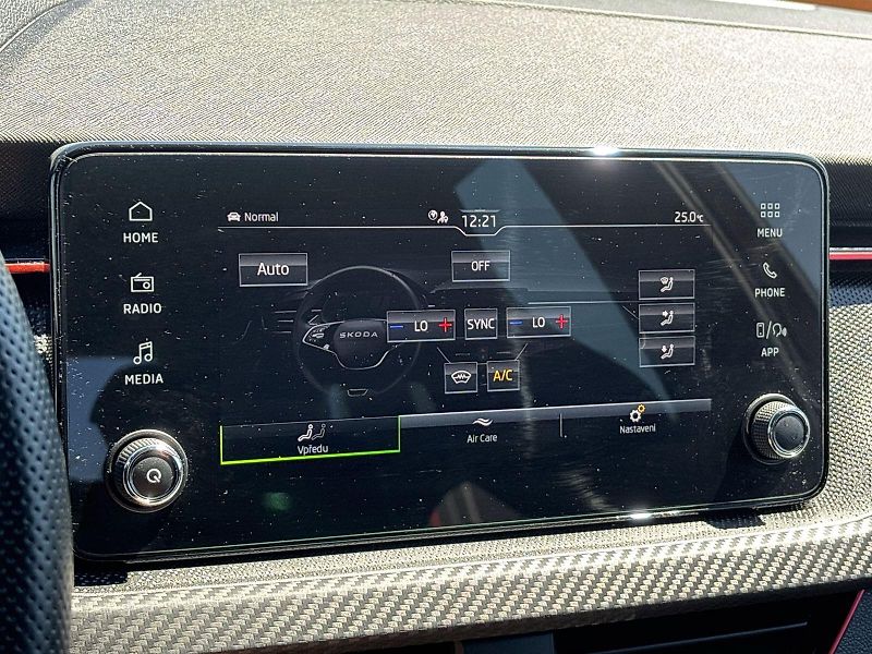 Škoda Kamiq (2025) 1.5 TSI Monte Carlo - fotka 13 z 29