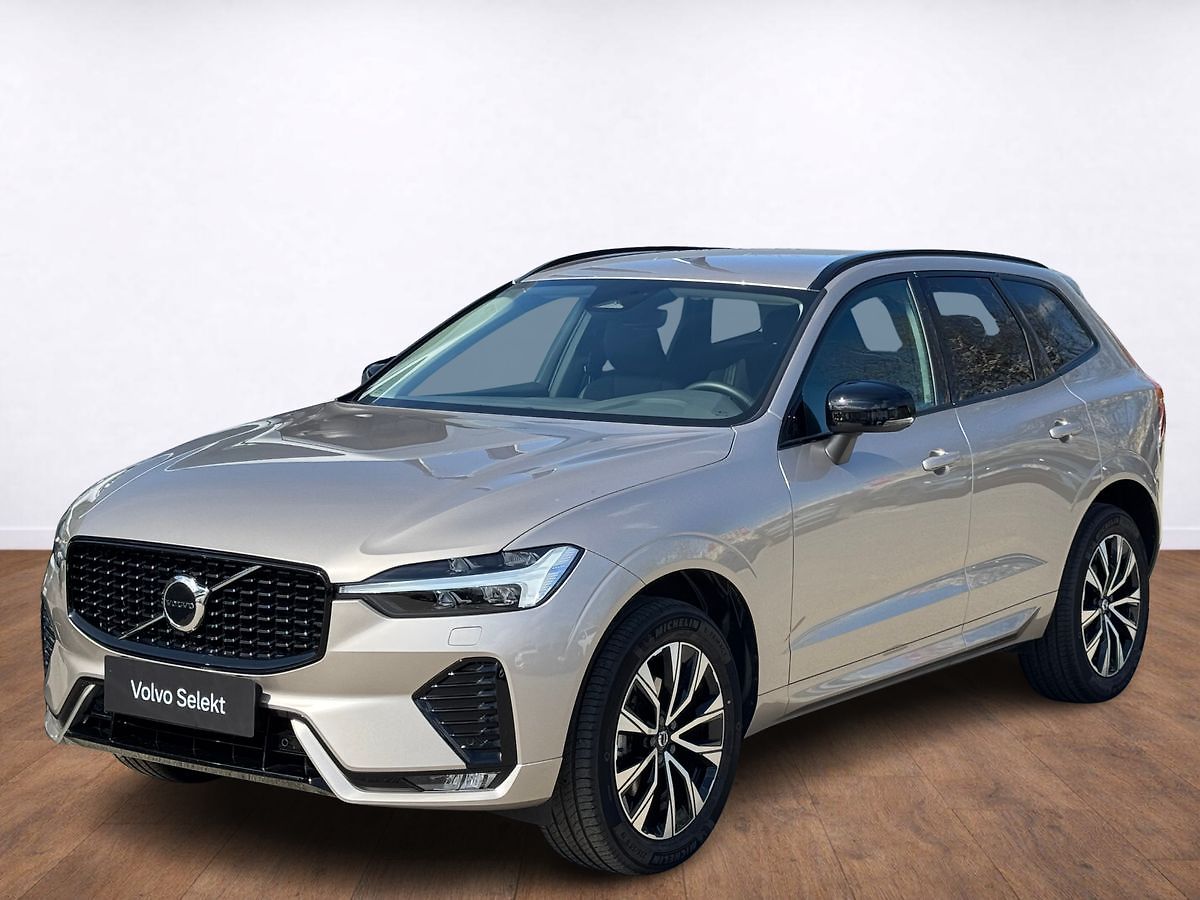 Volvo XC60 PLUS DARK B5, FULL LED