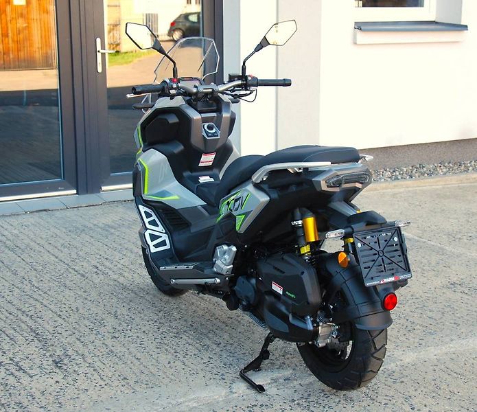 Motorro EasyMax 125i (2026) TUMOTO XDV 300 - fotka 11 z 25