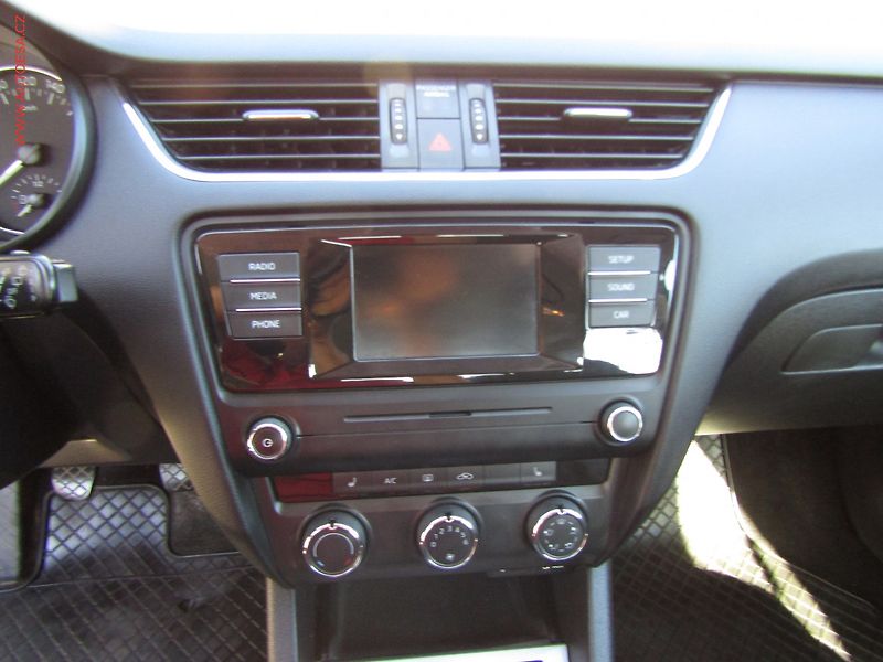 Škoda Octavia (2015) 1.2 TSi, ČR, STK2/28 - fotka 12 z 16
