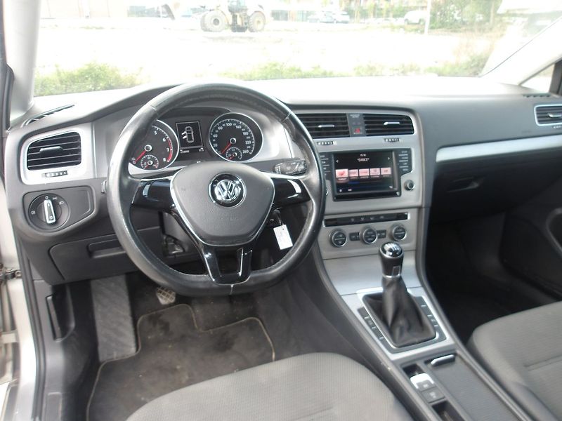 Volkswagen Golf 1,4TSi 92kW ČR ! 2.MAJ.! - fotka 17 z 27