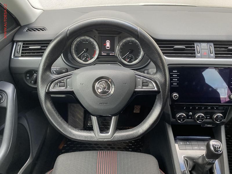 Škoda Octavia (2019) 1.6 TDi, ČR, Style, LED - fotka 11 z 18