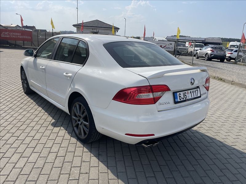 Škoda Superb 2,0 TDi 103kw Elegance Facelif - fotka 3 z 30