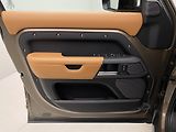 Land Rover Defender 110 D300 X AWD AUT REZERVACE - náhled 7
