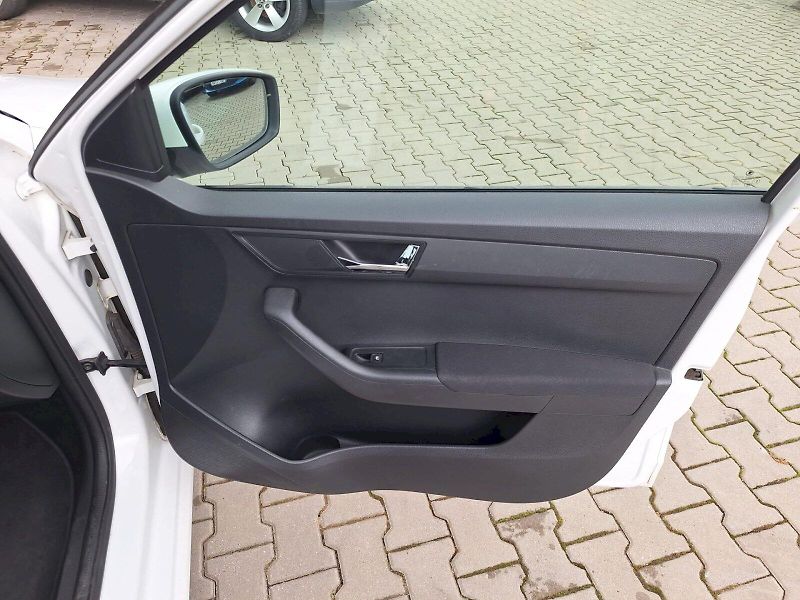 Škoda Fabia (2018) 1.0 TSI / 81 kW / 6MP / STYLE - fotka 26 z 30