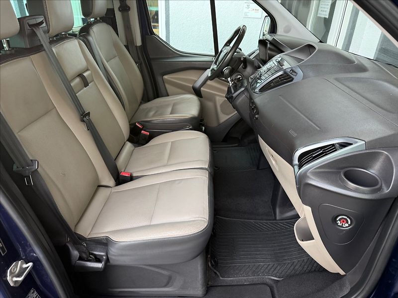 Ford Tourneo Custom 2,2 TitaniumX,114kW,velký serv - fotka 12 z 33