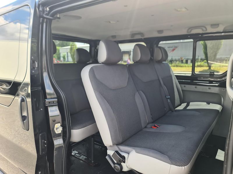 Opel Vivaro (2011) 2.0 CDTi 84-KW 8-MÍST KLIMA TE - fotka 23 z 39