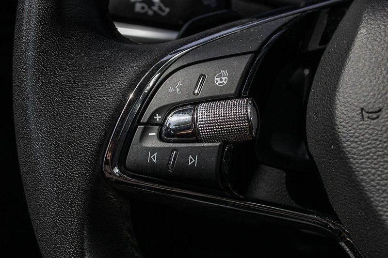 Škoda Karoq 2.0 TDi DSG 4x4 Style Plus Web - fotka 22 z 27