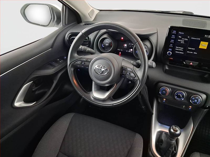 Toyota Yaris (2023) 1.5 VVT-i, ČR,1.maj - fotka 7 z 18