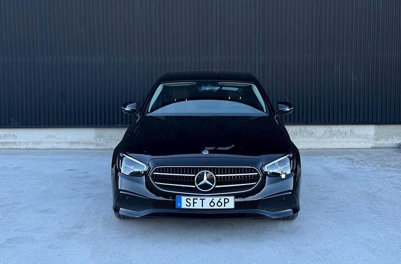 Mercedes-Benz Třídy E 220 d Avantgarde Kamera  - fotka 2 z 19