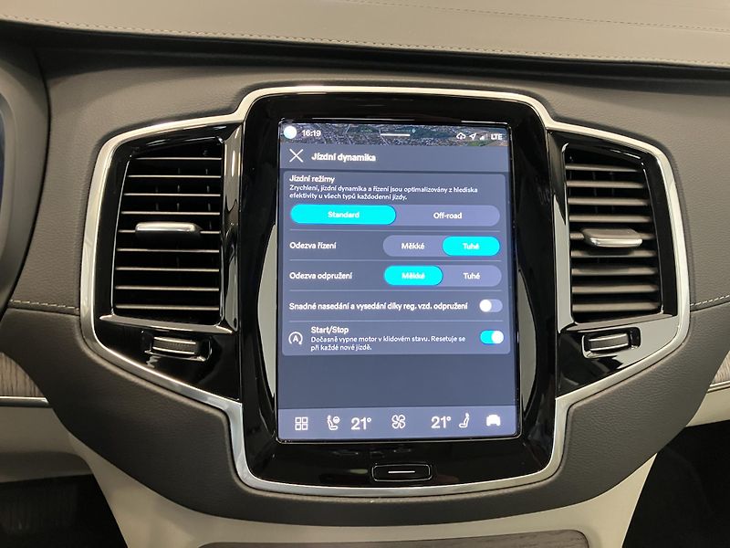 Volvo XC90 B5 AWD Ice Line Plus Dark AT8 - fotka 35 z 50