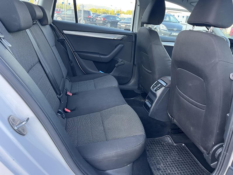 Škoda Octavia (2013) III kombi 1.6 TDi - fotka 9 z 12