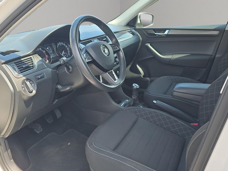 Škoda Rapid (2018) Style 1.0 TSi 81kw, DPH, tažné - fotka 20 z 23