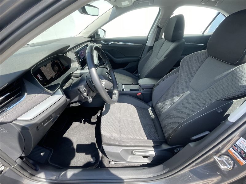 Škoda Octavia 2,0 TDI DSG Style Plus LED+PDC - fotka 4 z 23