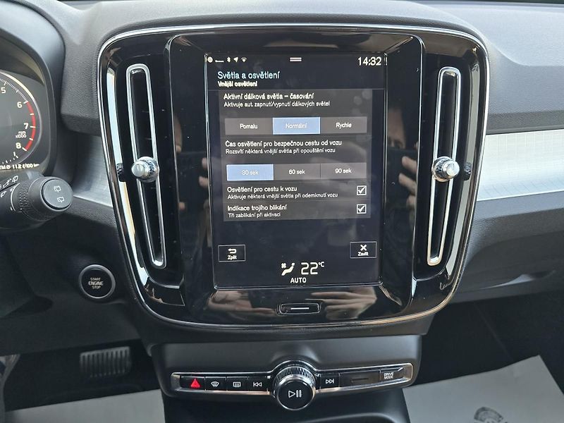 Volvo XC40 - fotka 19 z 43