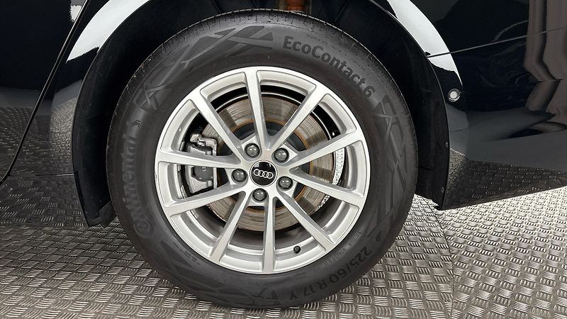 Audi A6 2.0 45TFSI S Tronic Avant - fotka 19 z 25